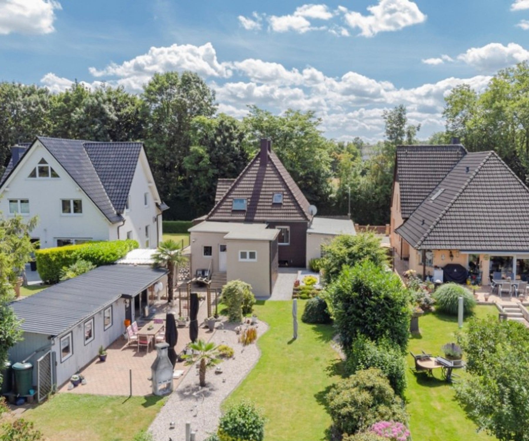 Charmantes Einfamilienhaus mit Gartenoase in ruhiger Lage.