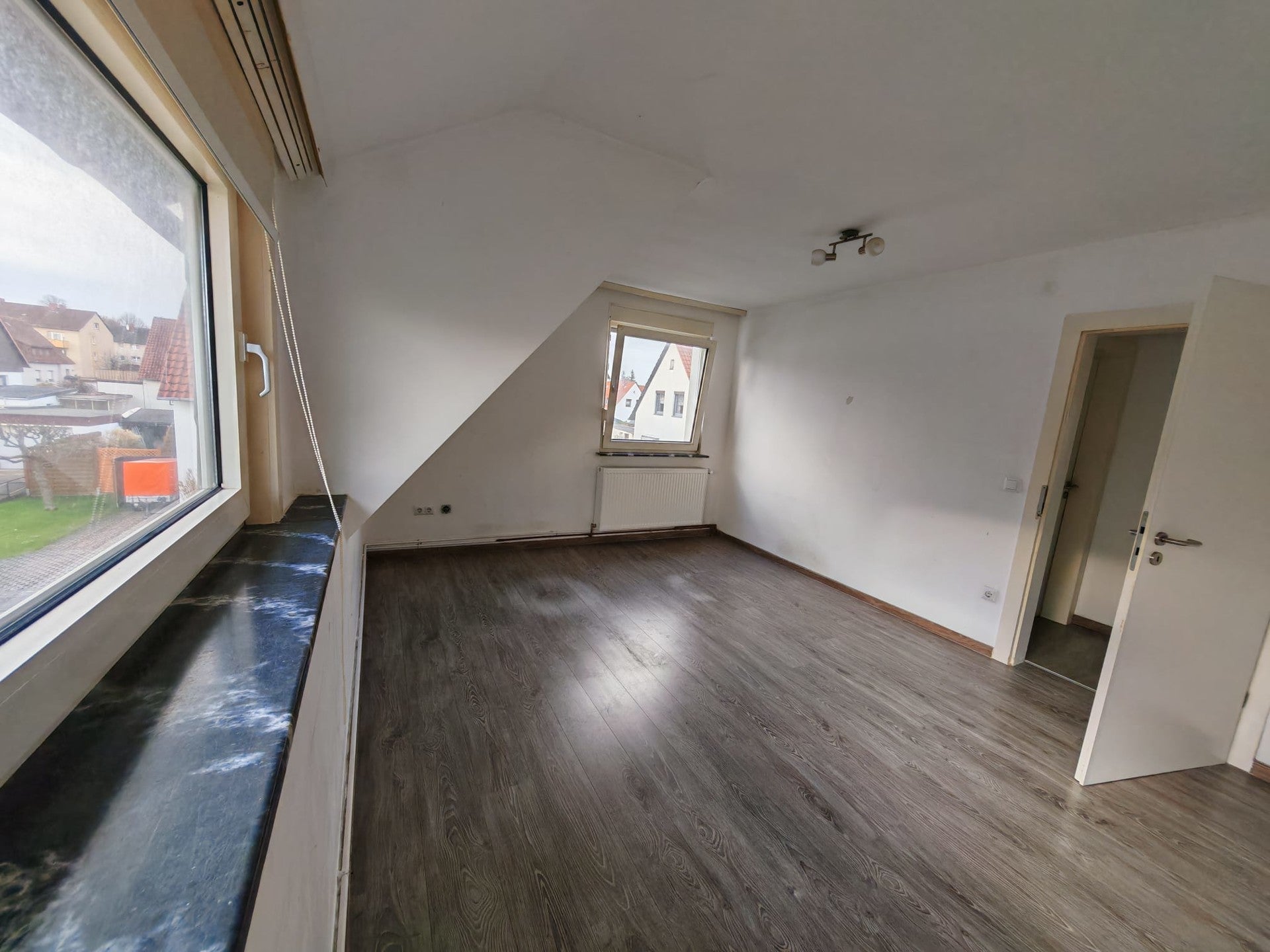Renoviertes Wohnjuwel mit großem Grundstück – Einfamilienhaus oder Zweifamilienhaus
