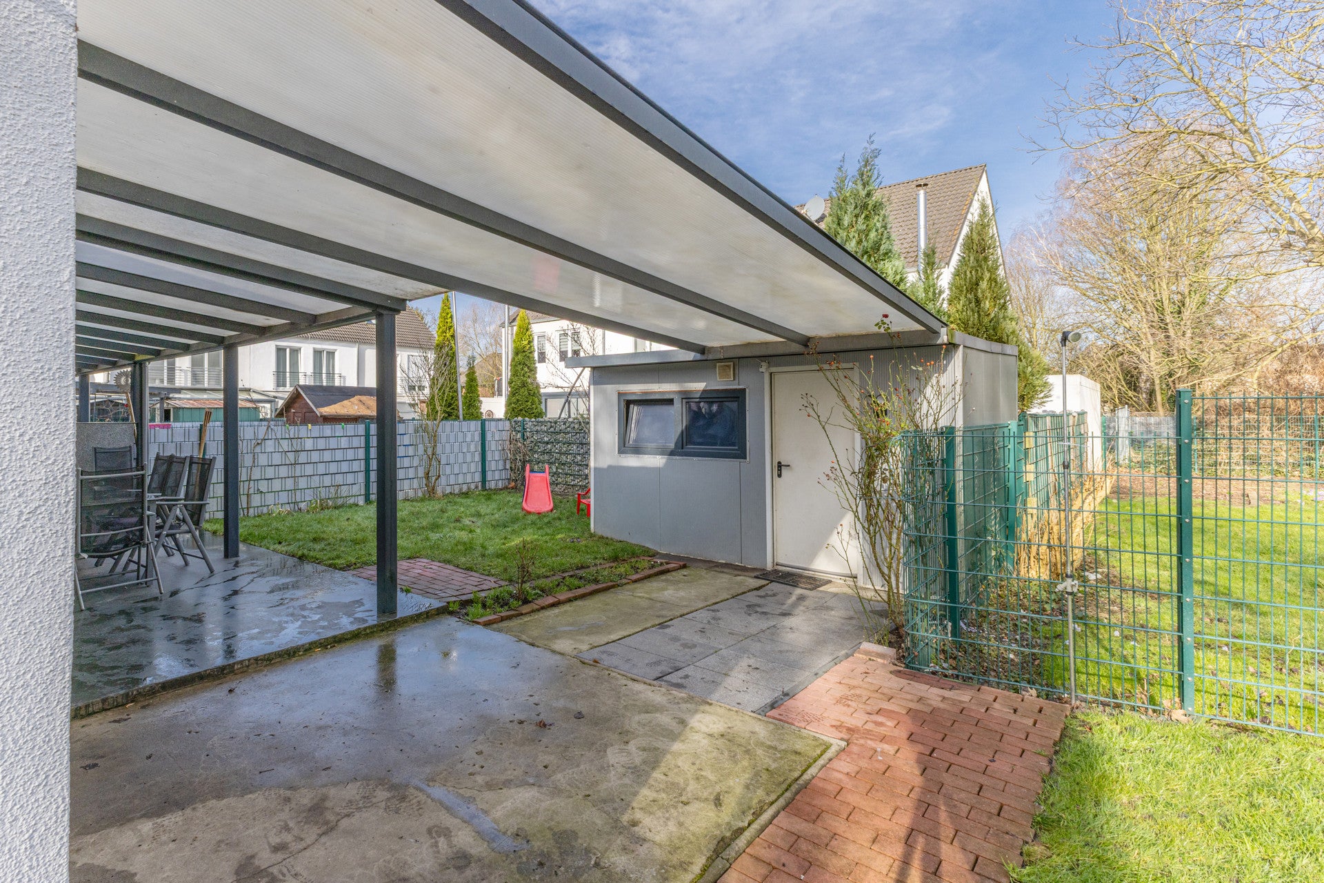 Familienidyll am Waldrand – Großzügiges Reihenendhaus in Dortmund-Mengede