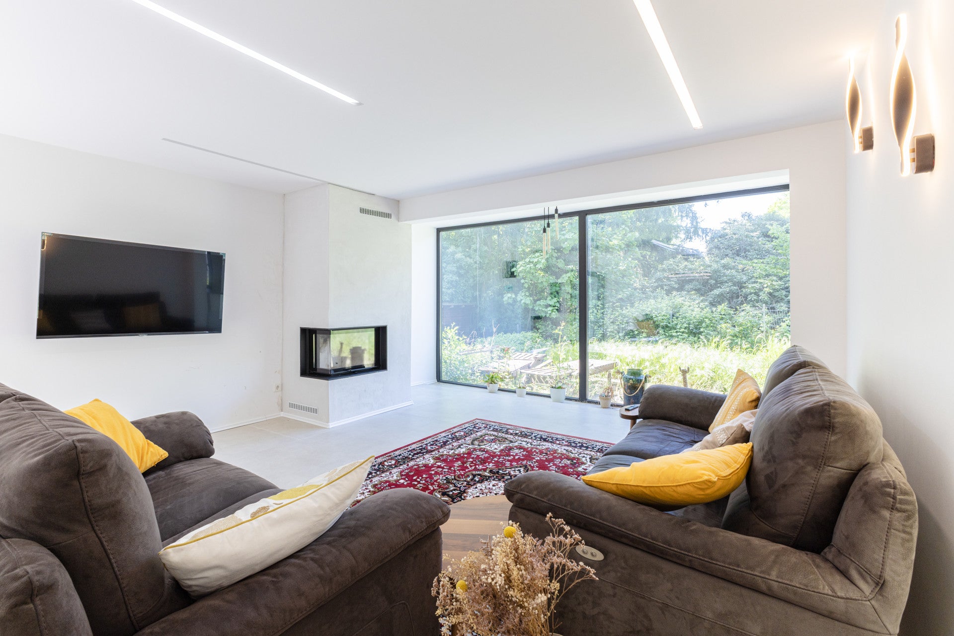 Fast bezugsfertig: Stilvolles Haus in Dortmund-Holzen mit Garten, Kamin, Wellnessbad & Ausblick.