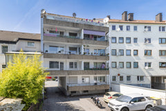 Gepflegtes Mehrfamilienhaus mit Balkonen und solider Bausubstanz – Wuppertal-Langerfeld