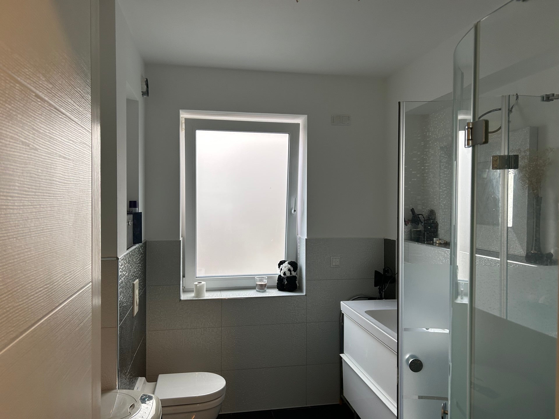 Vielseitiges Mehrgenerationenhaus mit modernster Technik und großzügigem Grundstück.