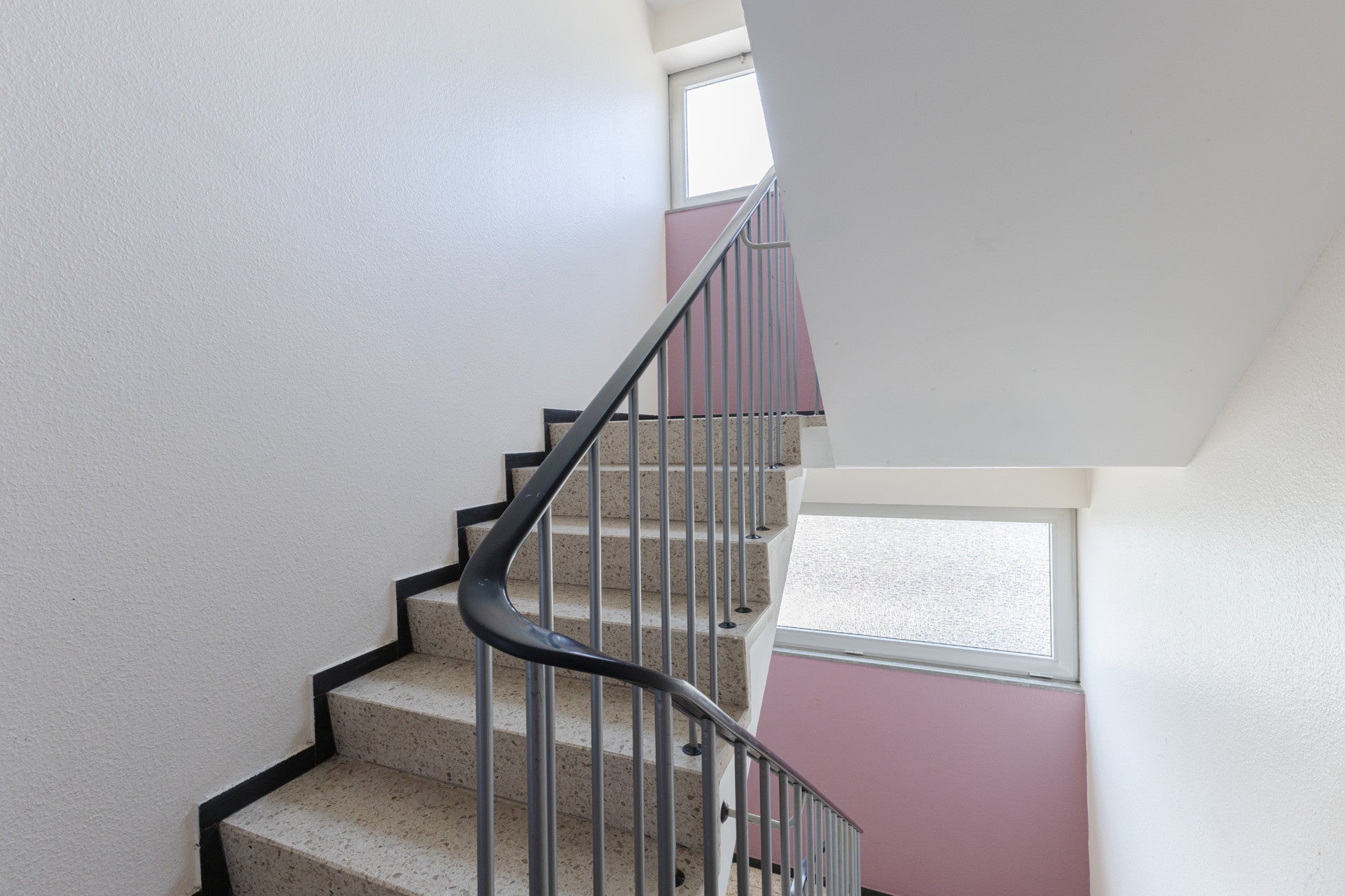 Gepflegtes Mehrfamilienhaus mit Balkonen und solider Bausubstanz – Wuppertal-Langerfeld