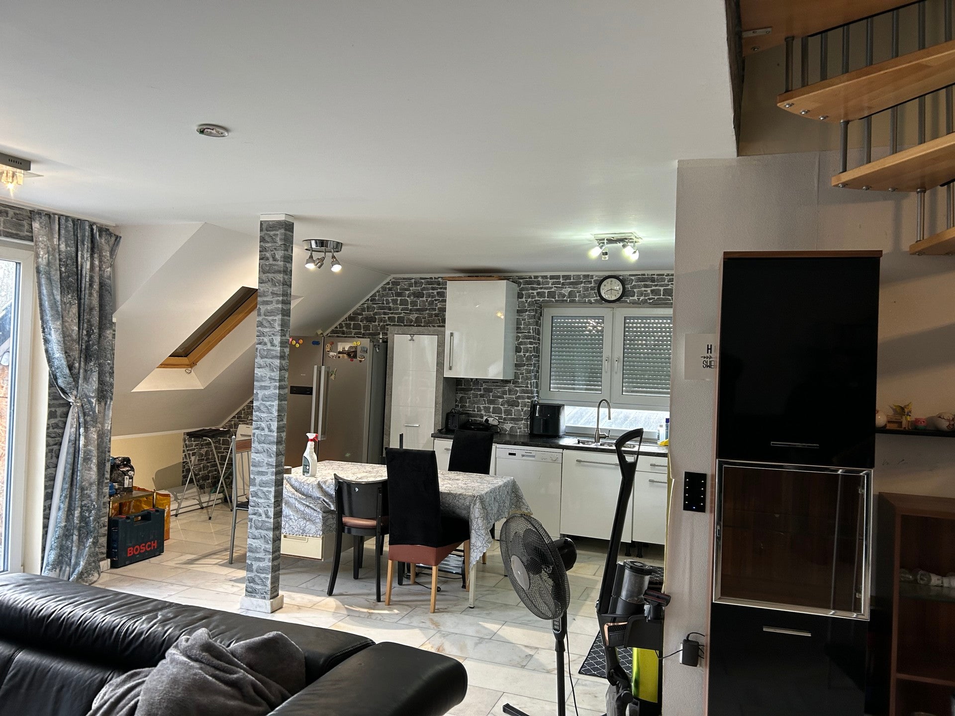 Vielseitiges Mehrgenerationenhaus mit modernster Technik und großzügigem Grundstück.