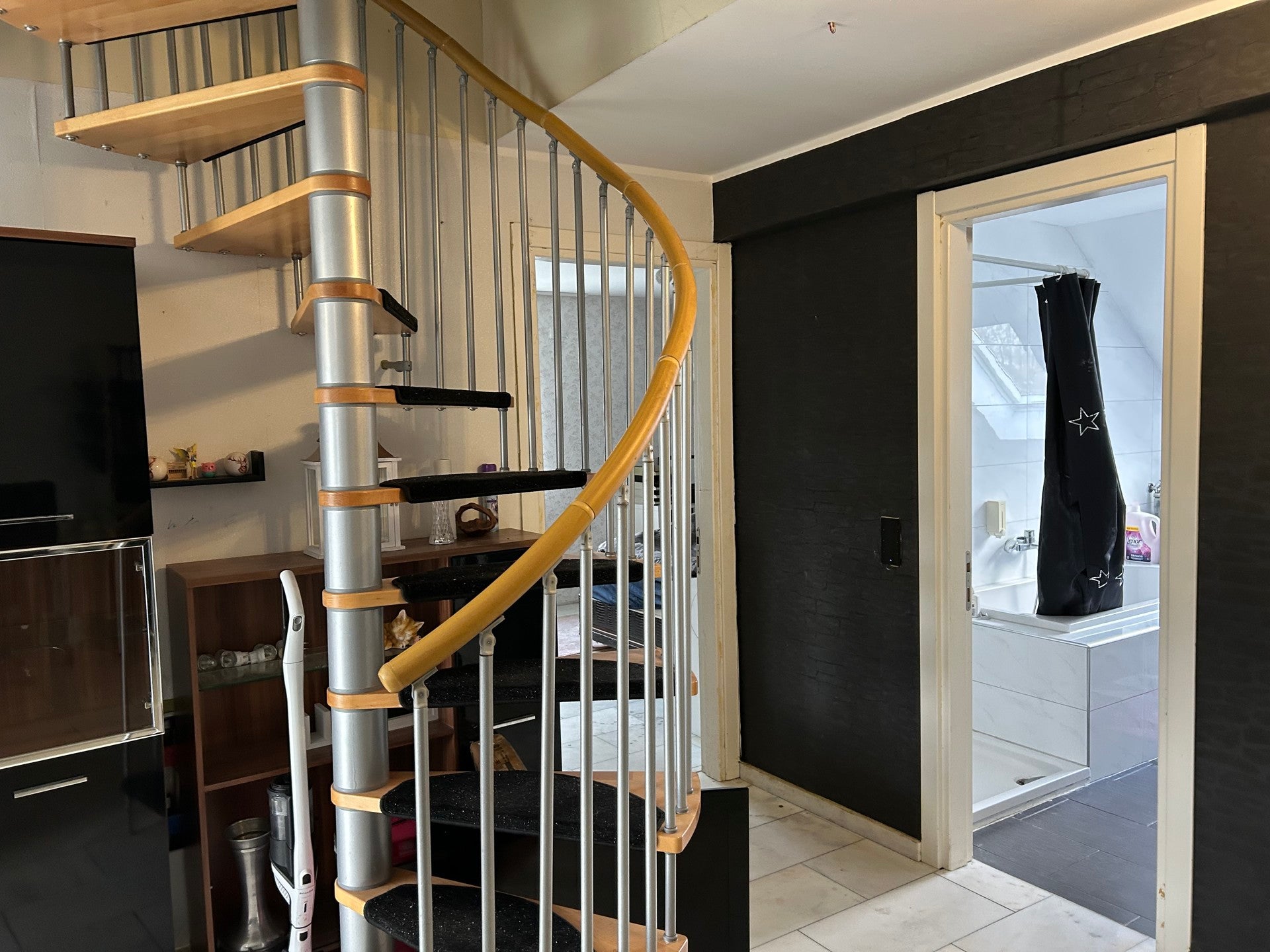 Vielseitiges Mehrgenerationenhaus mit modernster Technik und großzügigem Grundstück.