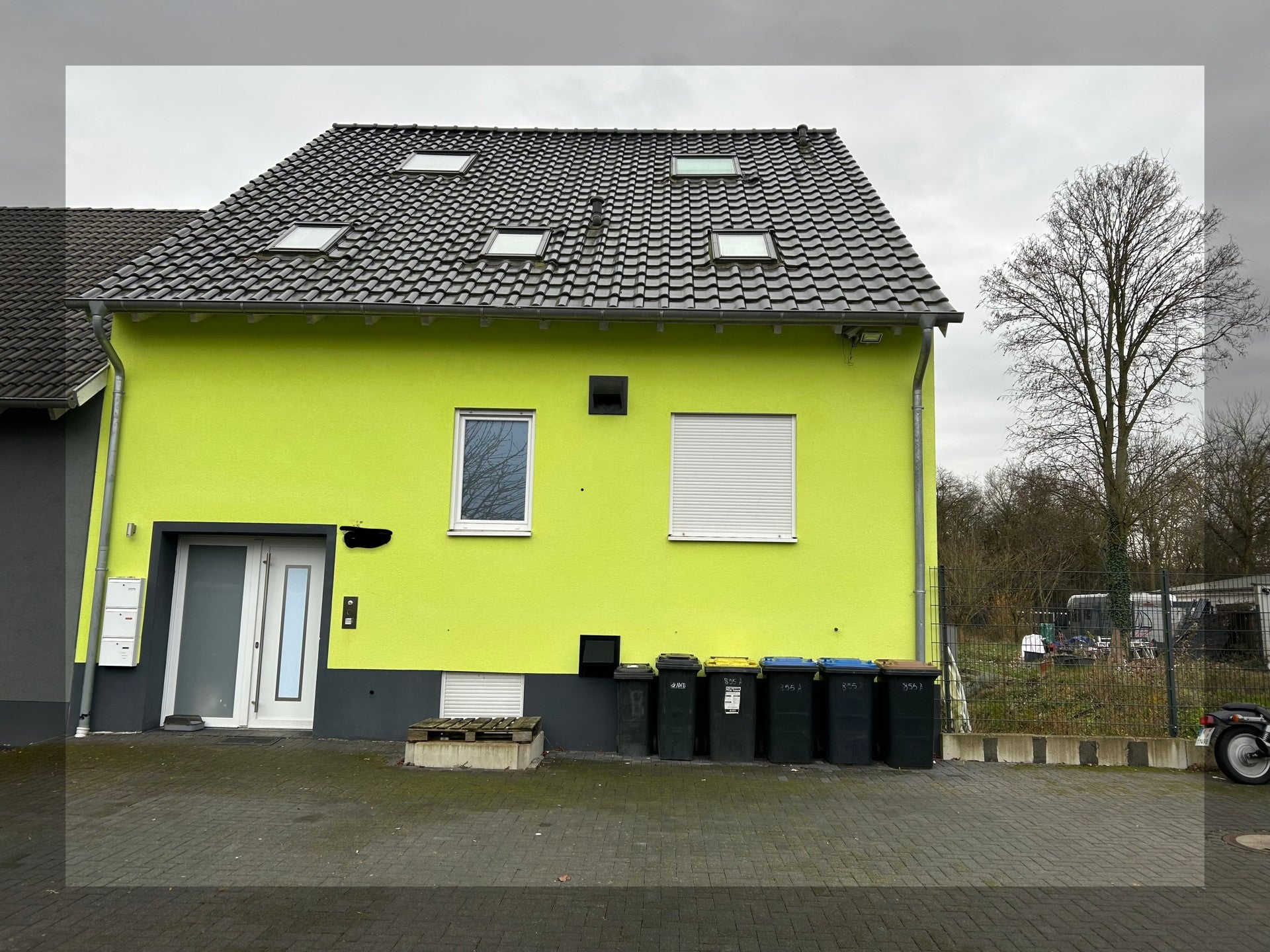 Vielseitiges Mehrgenerationenhaus mit modernster Technik und großzügigem Grundstück.