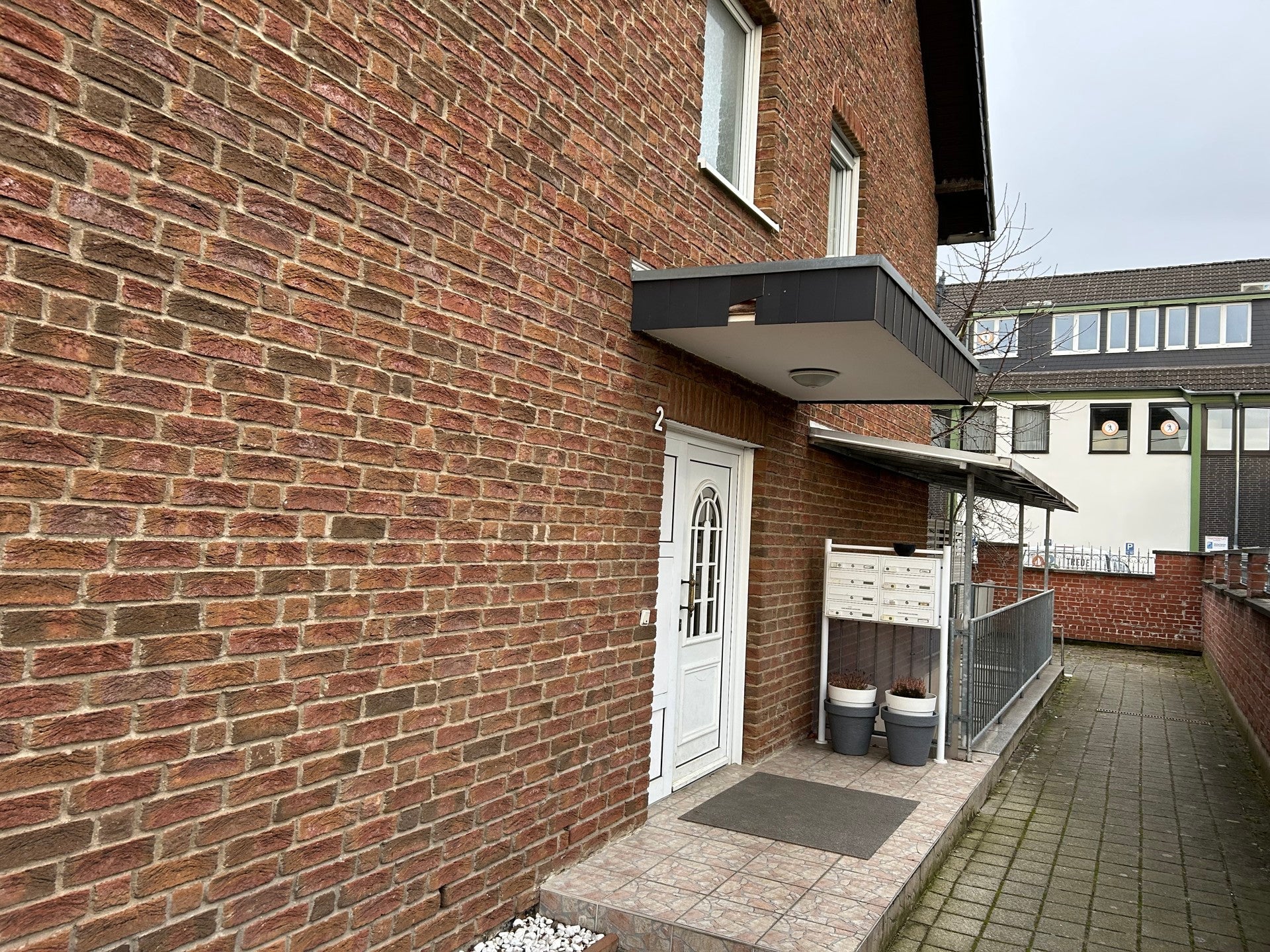 Attraktives Mehrfamilienhaus in zentraler Lage – Rentable Kapitalanlage in Troisdorf