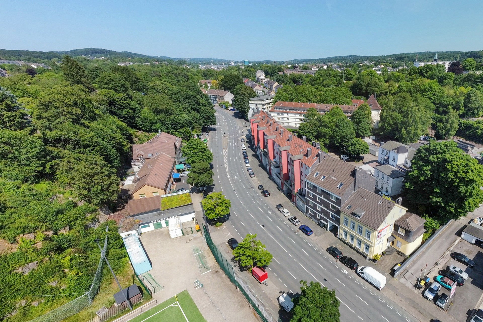 Gepflegtes Mehrfamilienhaus mit Balkonen und solider Bausubstanz – Wuppertal-Langerfeld
