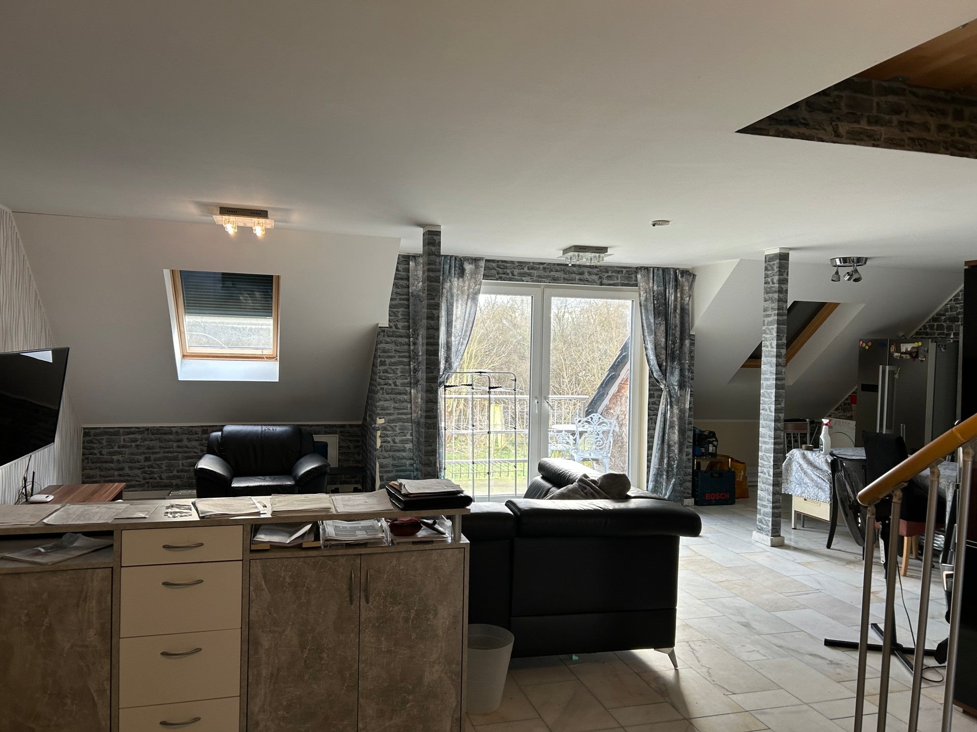 Vielseitiges Mehrgenerationenhaus mit modernster Technik und großzügigem Grundstück.