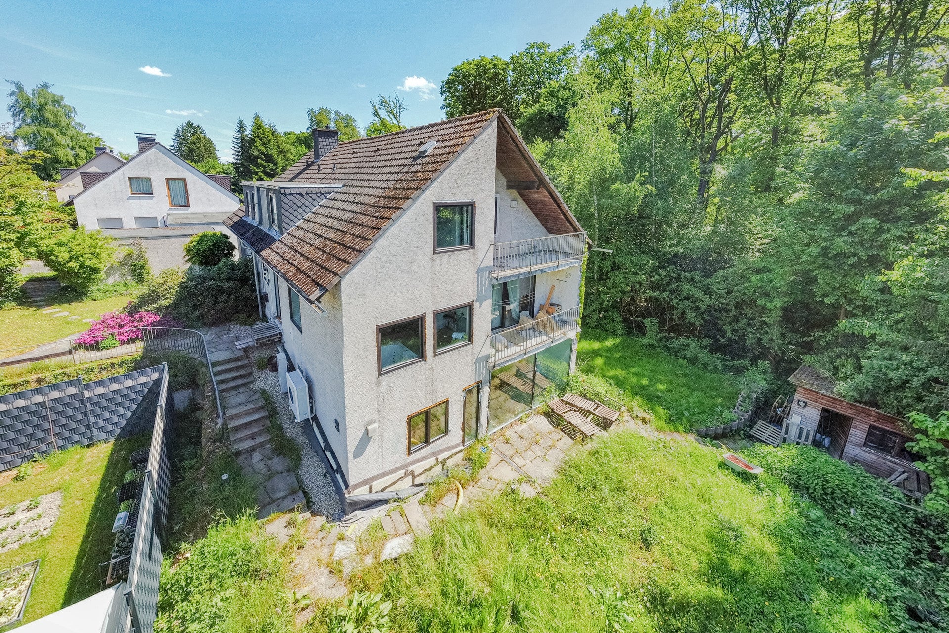 Fast bezugsfertig: Stilvolles Haus in Dortmund-Holzen mit Garten, Kamin, Wellnessbad & Ausblick.