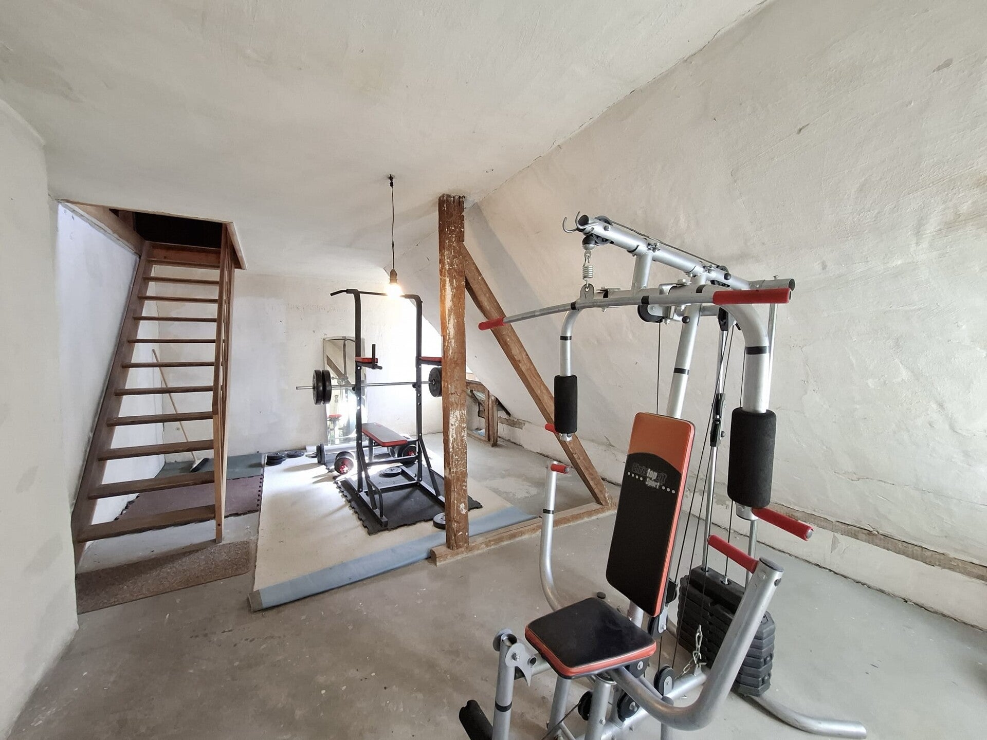 Gepflegtes Mehrfamilienhaus in zentraler Lage von Remscheid – attraktive Kapitalanlage