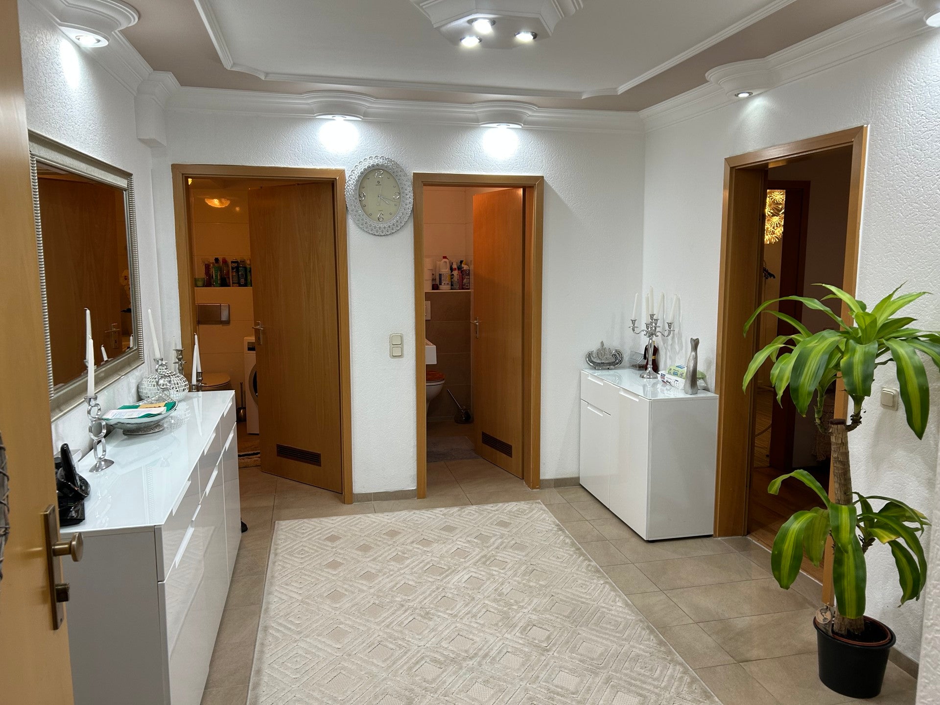 Attraktives Mehrfamilienhaus in zentraler Lage – Rentable Kapitalanlage in Troisdorf