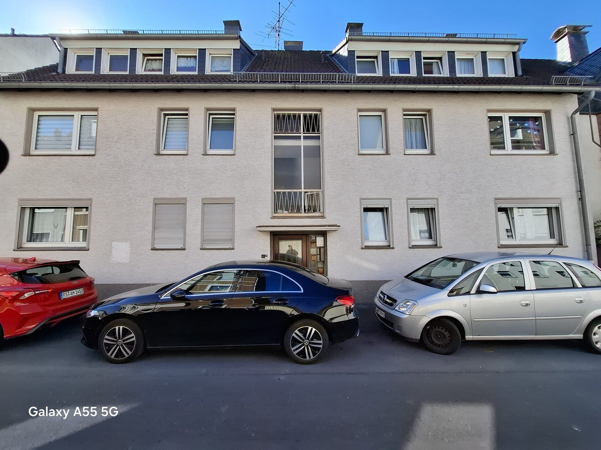 Gepflegtes Mehrfamilienhaus in zentraler Lage von Remscheid – attraktive Kapitalanlage