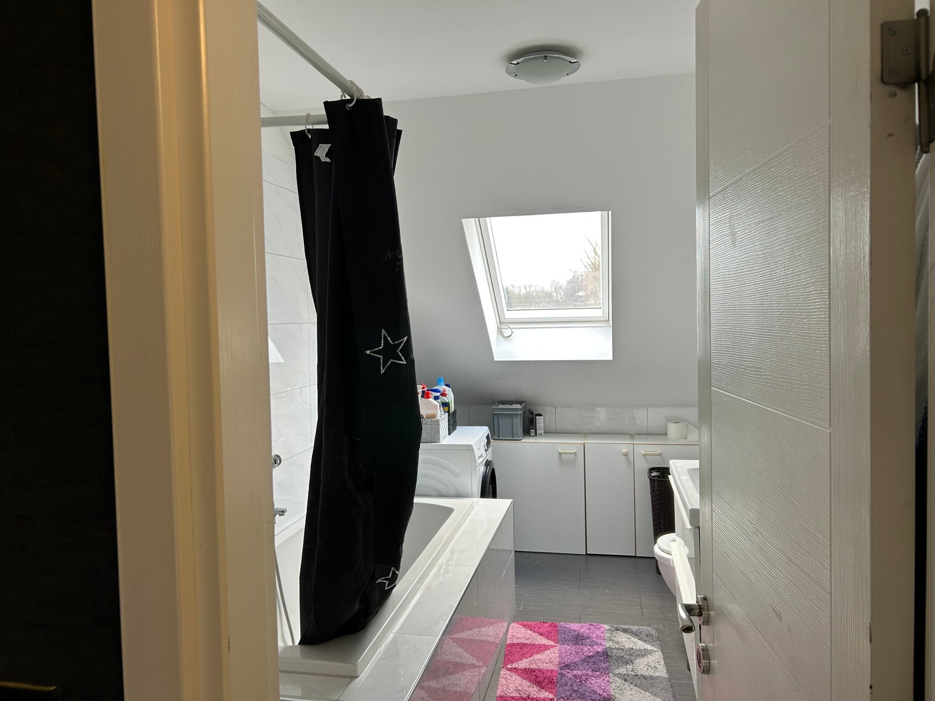 Vielseitiges Mehrgenerationenhaus mit modernster Technik und großzügigem Grundstück.