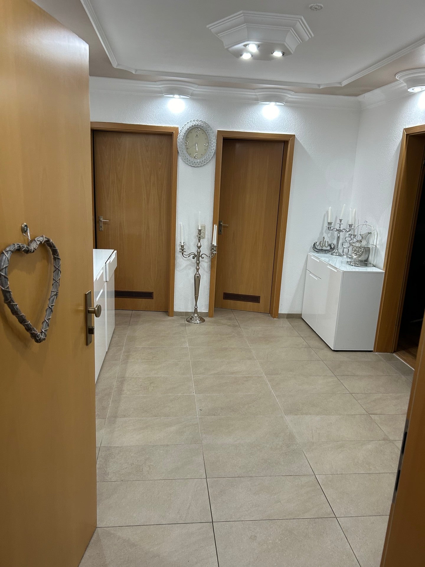 Attraktives Mehrfamilienhaus in zentraler Lage – Rentable Kapitalanlage in Troisdorf