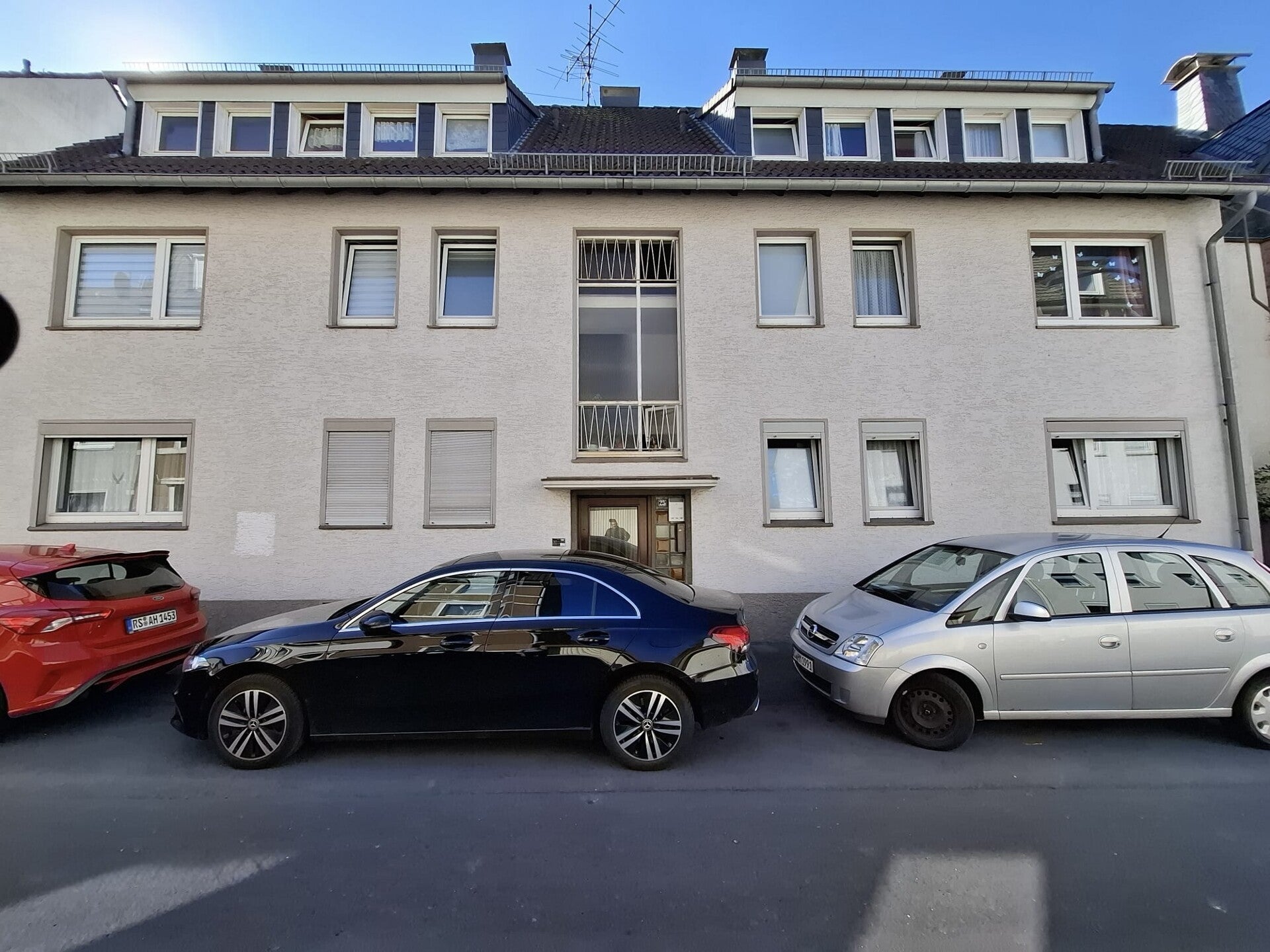 Gepflegtes Mehrfamilienhaus in zentraler Lage von Remscheid – attraktive Kapitalanlage