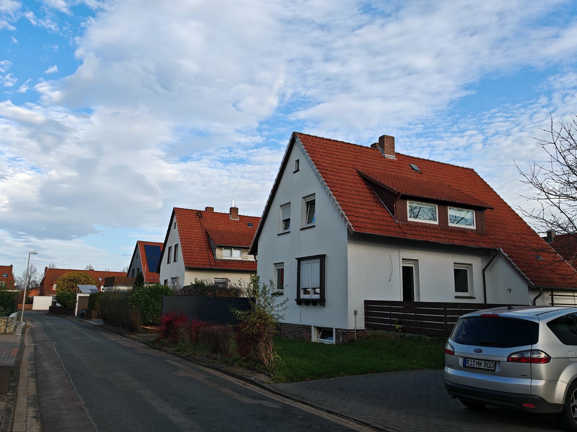 Renoviertes Wohnjuwel mit großem Grundstück – Einfamilienhaus oder Zweifamilienhaus