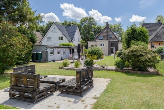Charmantes Einfamilienhaus mit Gartenoase in ruhiger Lage.